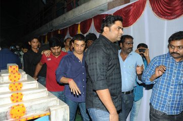 Yevadu Trailer Launch at Sandhya 70MM